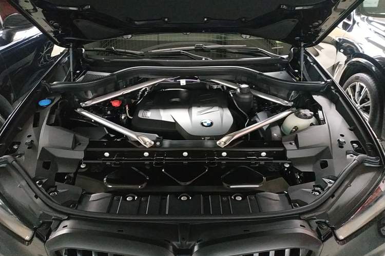 Used BMW X5 2025 Model, xDrive 30Li Prestige M Sport Night Package Engine Bay