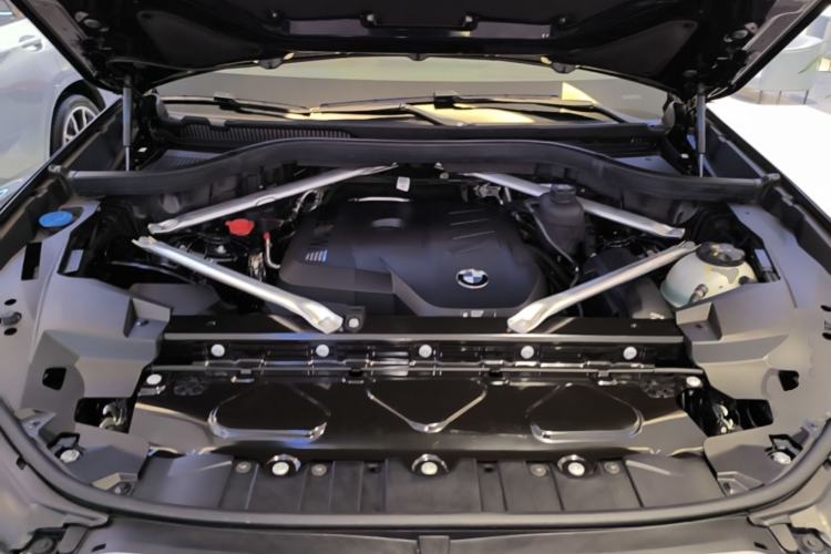 Used BMW X5 2025 Model, xDrive 30Li Prestige M Sport Night Package Engine Bay