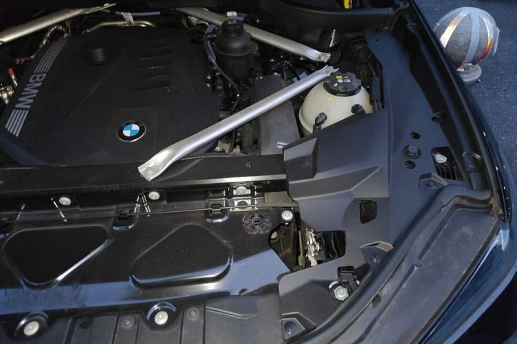 Used BMW X5 2025 Model, xDrive 40Li M Sport Night Package Engine Bay Left