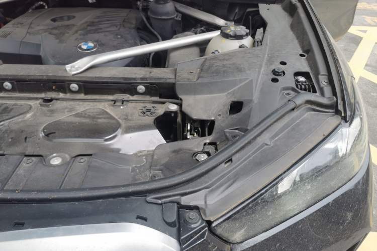 Used BMW X5 2025 Model, xDrive 30Li Prestige M Sport Night Package Engine Bay Left
