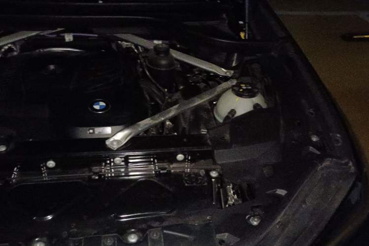 Used BMW X5 2025 Model, xDrive 30Li Prestige M Sport Night Package Engine Bay Left