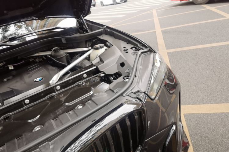 Used BMW X5 2025 Model, xDrive 30Li Prestige M Sport Night Package Engine Bay Left