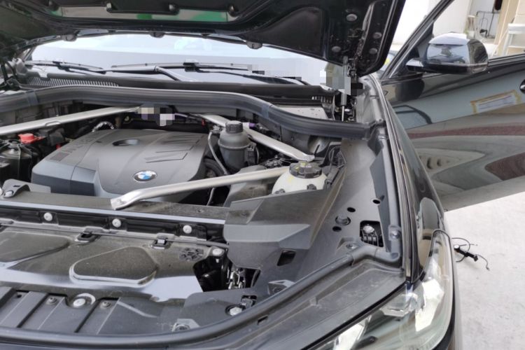 Used BMW X5 2025 Model, xDrive 30Li M Sport Night Package Engine Bay Left