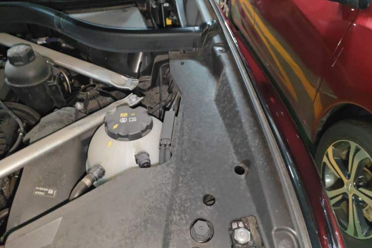 Used BMW X5 2025 Model, xDrive 30Li Prestige M Sport Night Package Engine Bay Left