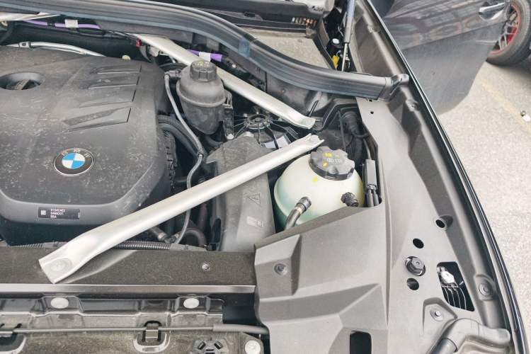 Used BMW X5 2025 Model, xDrive 30Li Prestige M Sport Night Package Engine Bay Left