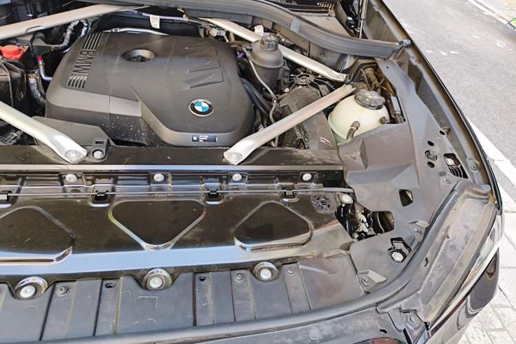 Used BMW X5 2025 Model, xDrive 30Li Prestige M Sport Night Package Engine Bay Left