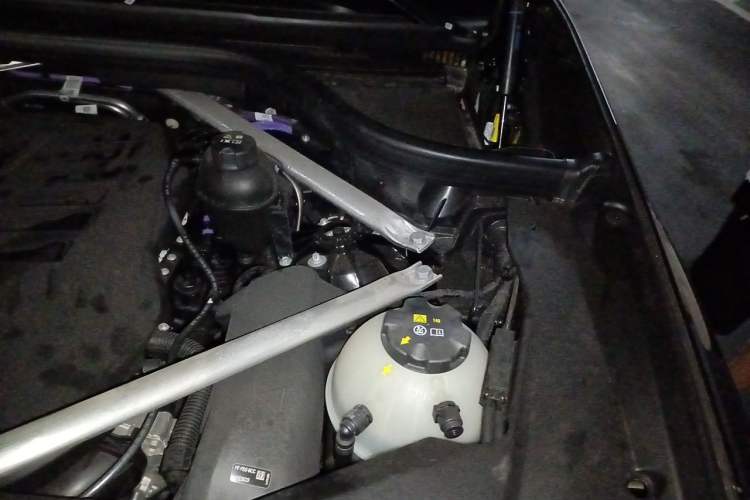 Used BMW X5 2025 Model, xDrive 40Li M Sport Night Package Engine Bay Left
