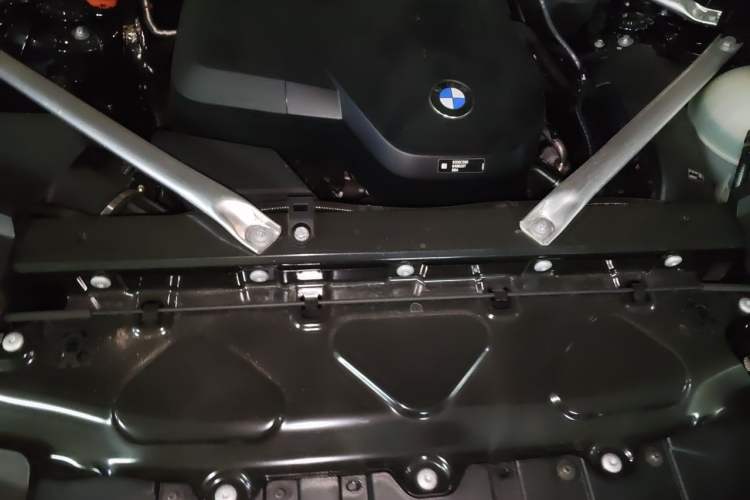 Used BMW X5 2025 Model, xDrive 30Li Prestige M Sport Night Package Engine Bay