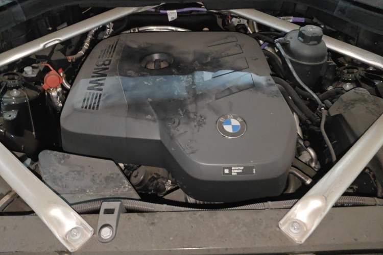 Used BMW X5 2025 Model, xDrive 30Li Prestige M Sport Night Package Engine Bay