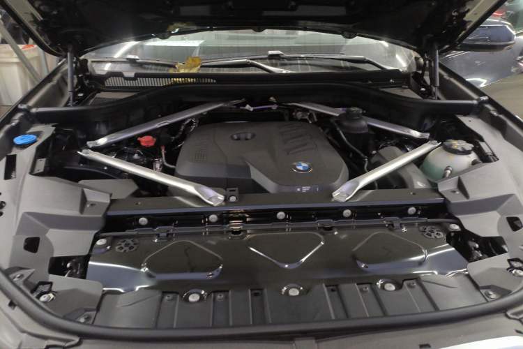 Used BMW X5 2025 Model, xDrive 30Li Prestige M Sport Night Package Engine Bay
