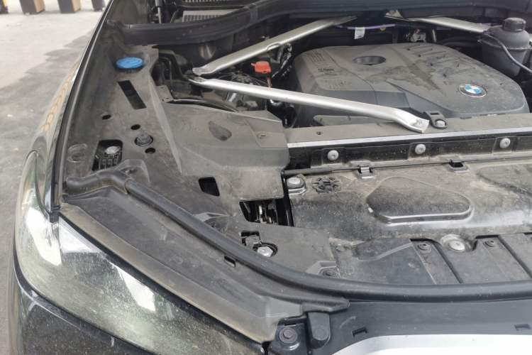 Used BMW X5 2025 Model, xDrive 30Li Prestige M Sport Night Package Engine Bay Right