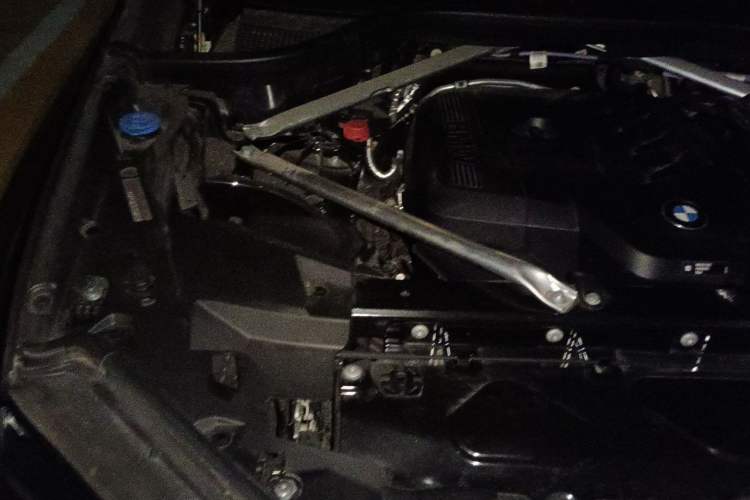 Used BMW X5 2025 Model, xDrive 30Li Prestige M Sport Night Package Engine Bay Right