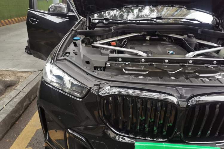 Used BMW X5 2025 Model, xDrive 30Li Prestige M Sport Night Package Engine Bay Right