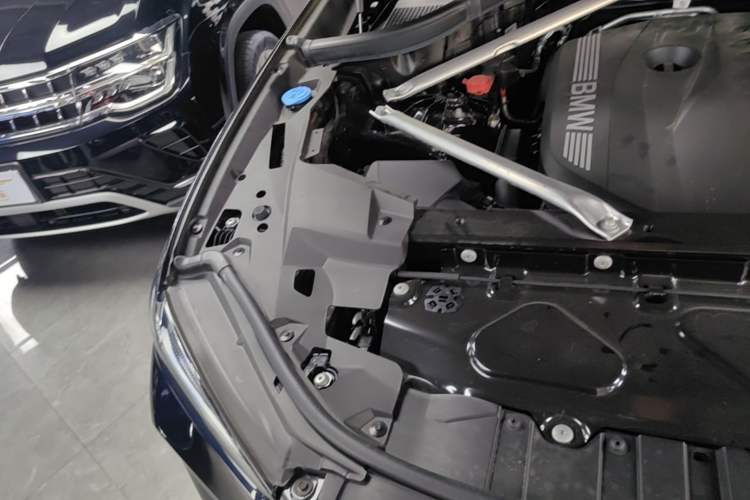 Used BMW X5 2025 Model, xDrive 40Li M Sport Night Package Engine Bay Right