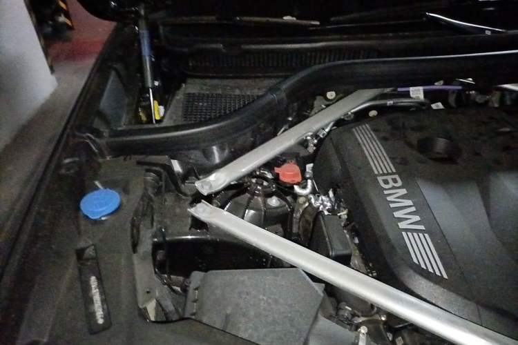 Used BMW X5 2025 Model, xDrive 40Li M Sport Night Package Engine Bay Right