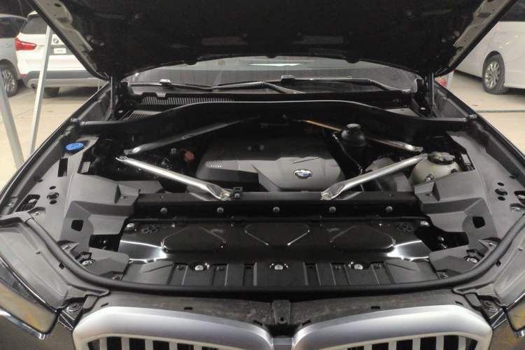 Used BMW X5 2025 Model, xDrive 30Li Prestige M Sport Night Package Engine Bay