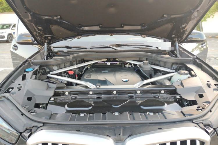Used BMW X5 2025 Model, xDrive 30Li Prestige M Sport Night Package Engine Bay