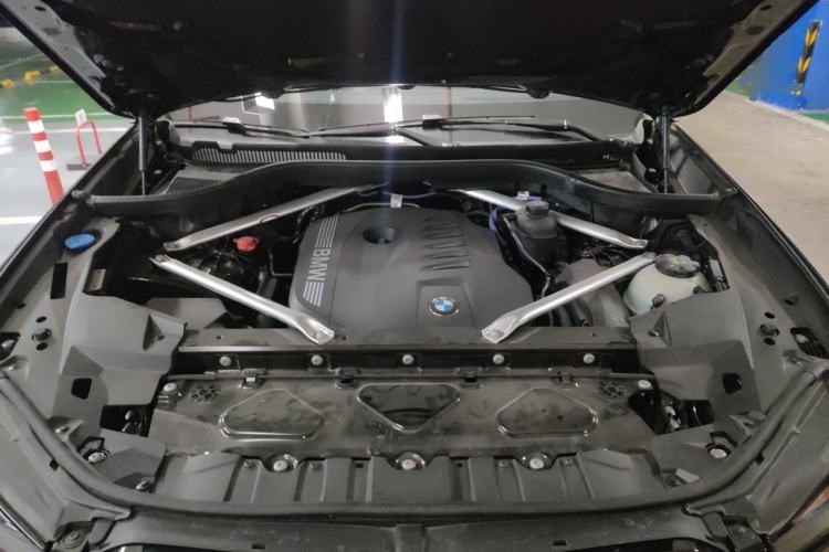 Used BMW X5 2025 Model, xDrive 40Li M Sport Night Package Engine Bay
