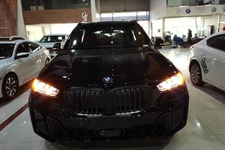 Used BMW X5 2025 Model, xDrive 40Li M Sport Night Package Exterior 1