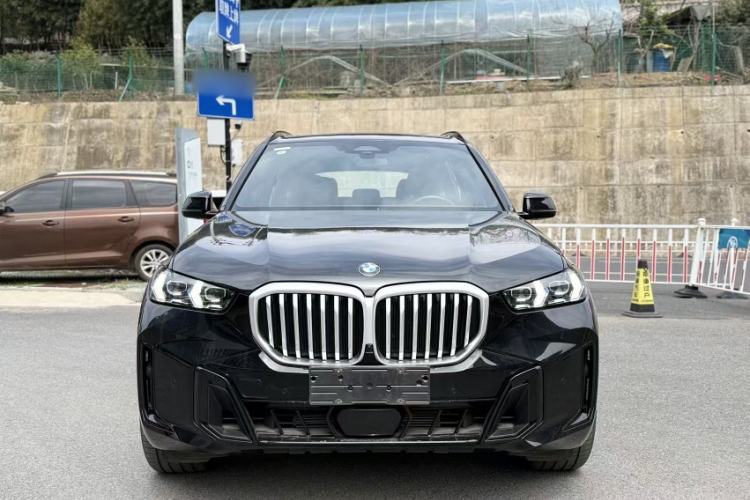 Used BMW X5 2025 Model, xDrive 40Li M Sport Night Package Exterior 1