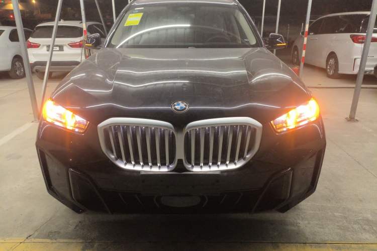 Used BMW X5 2025 Model, xDrive 30Li Prestige M Sport Night Package Exterior 1