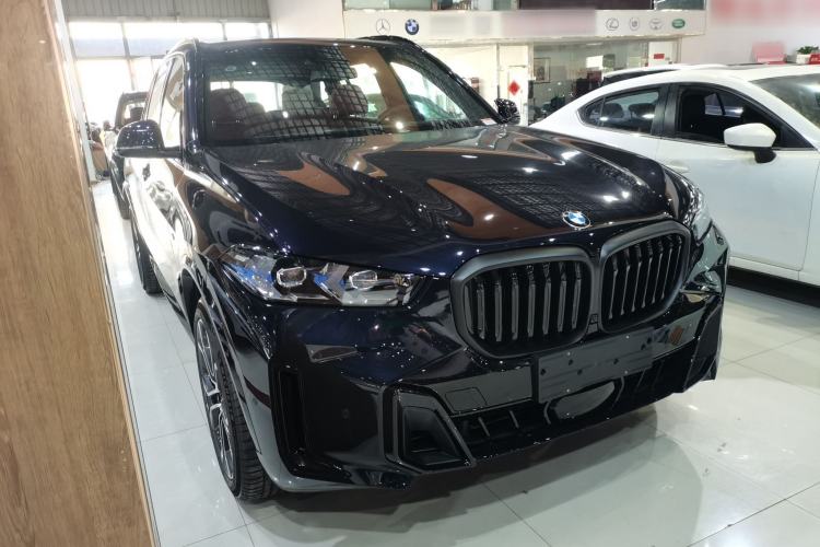Used BMW X5 2025 Model, xDrive 40Li M Sport Night Package Exterior 2