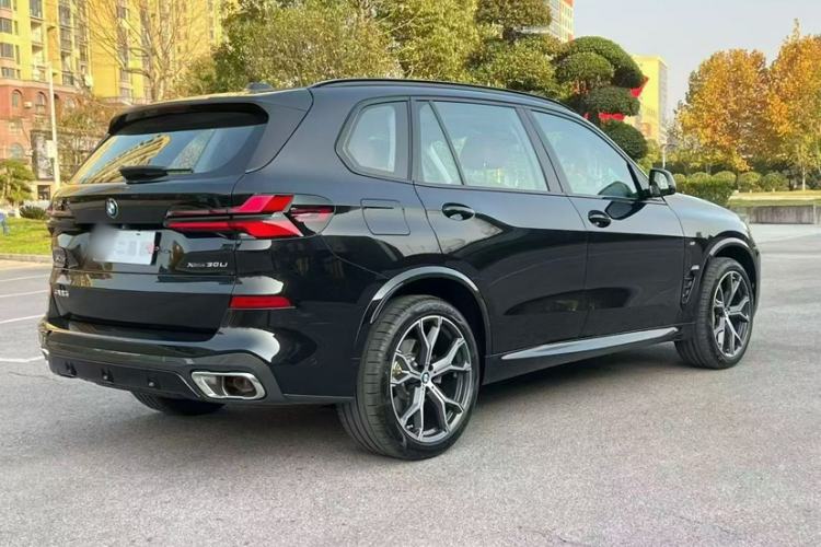 Used BMW X5 2025 Model, xDrive 30Li Prestige M Sport Night Package Exterior 3