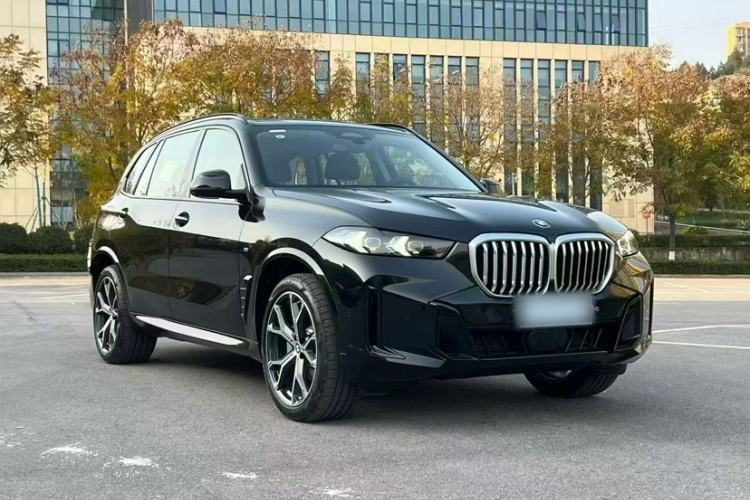 Used BMW X5 2025 Model, xDrive 30Li Prestige M Sport Night Package Exterior 4