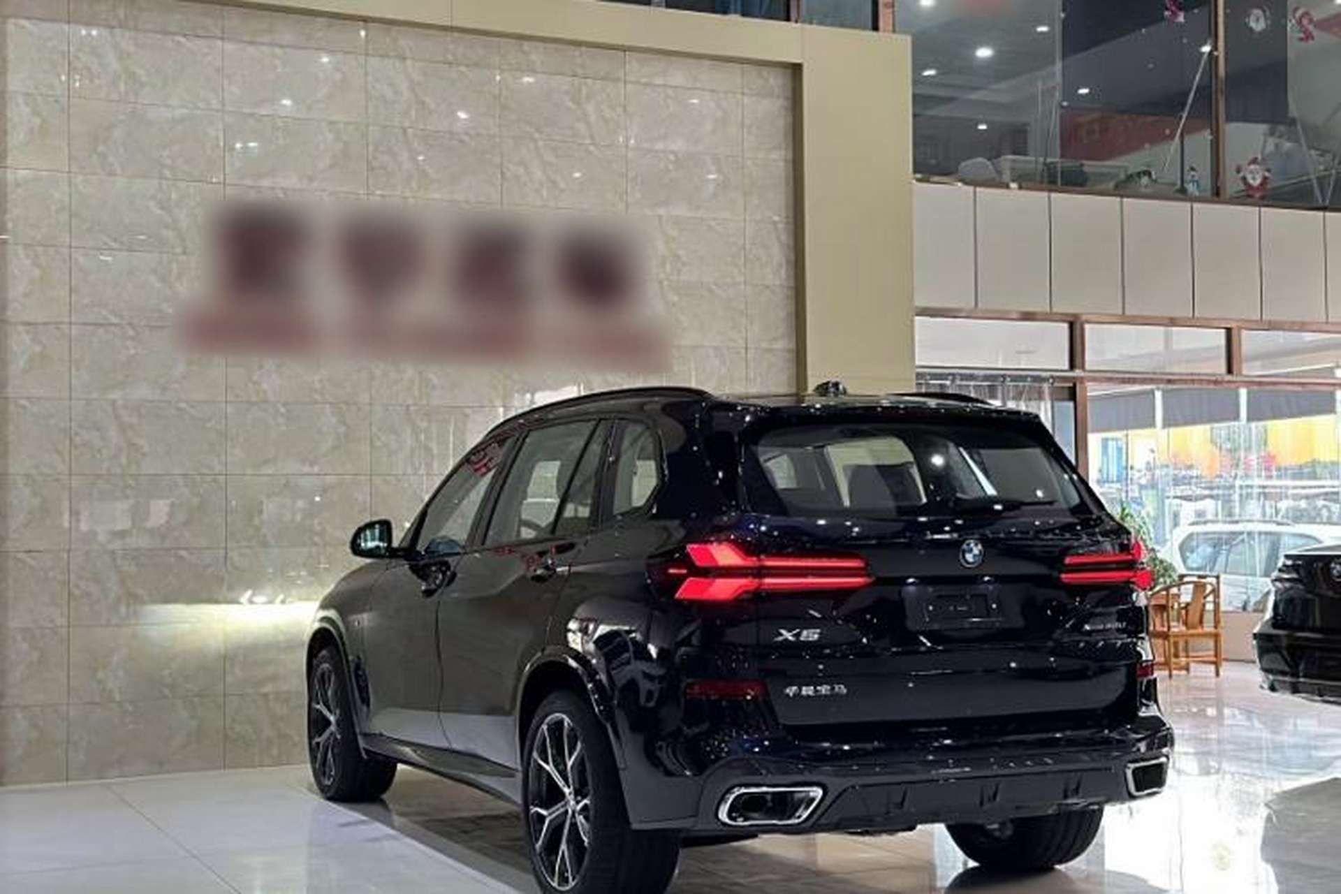 Used BMW X5 2025 Model, xDrive 30Li Prestige M Sport Night Package Exterior 4