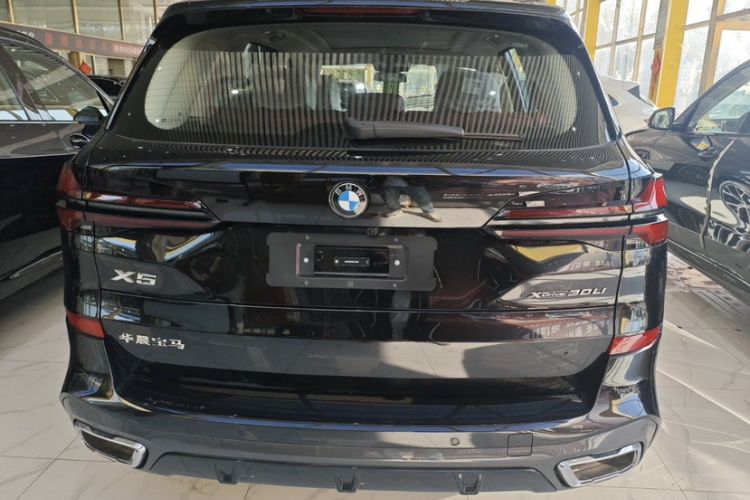 Used BMW X5 2025 Model, xDrive 30Li Prestige M Sport Night Package Exterior 4
