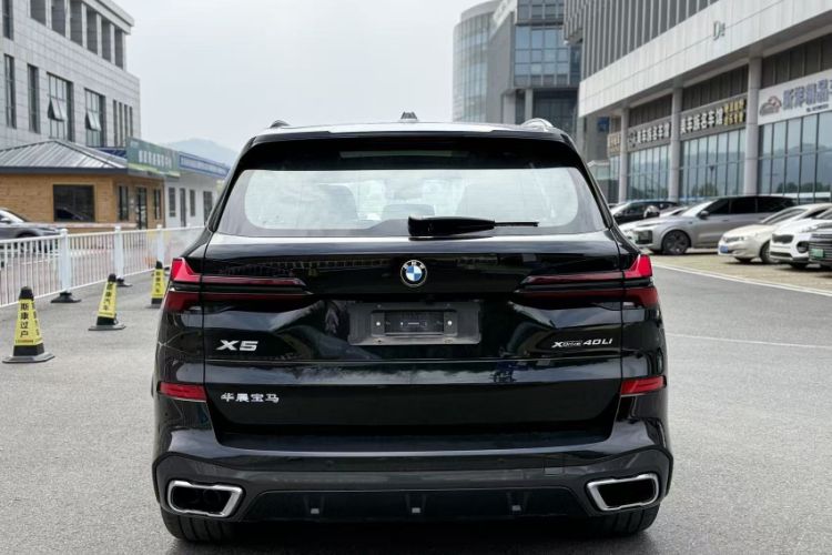 Used BMW X5 2025 Model, xDrive 40Li M Sport Night Package Exterior 4