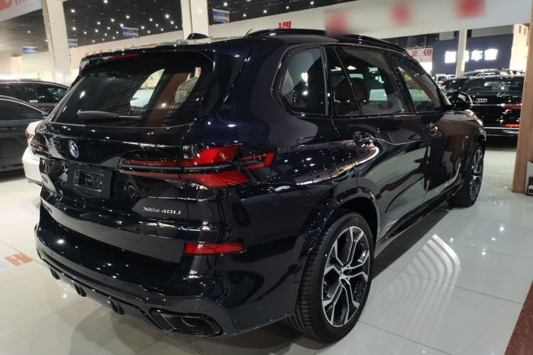 Used BMW X5 2025 Model, xDrive 40Li M Sport Night Package Exterior 5