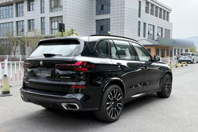Used BMW X5 2025 Model, xDrive 40Li M Sport Night Package Exterior 5