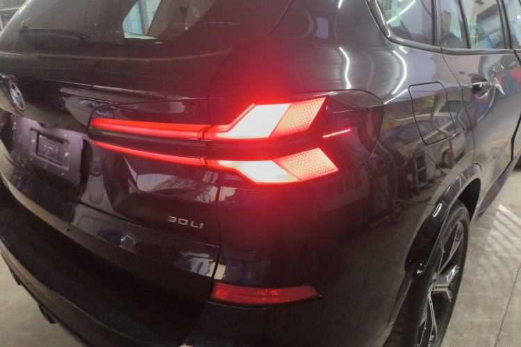 Used BMW X5 2025 Model, xDrive 30Li Prestige M Sport Night Package Exterior 6