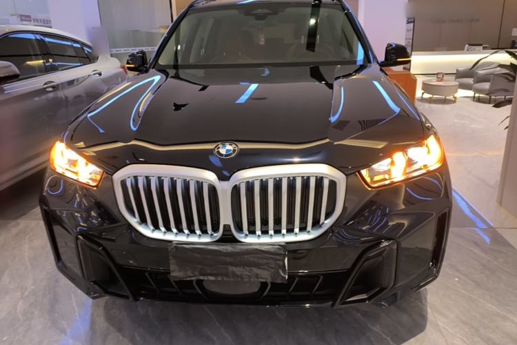 Used BMW X5 2025 Model, xDrive 30Li Prestige M Sport Night Package Front