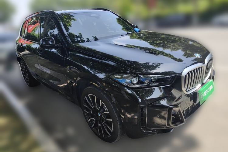 Used BMW X5 2025 Model, xDrive 40Li M Sport Night Package Front Right 45 Deg