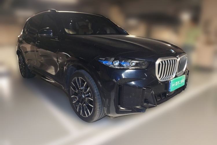 Used BMW X5 2025 Model, xDrive 40Li M Sport Night Package Front Right 45 Deg
