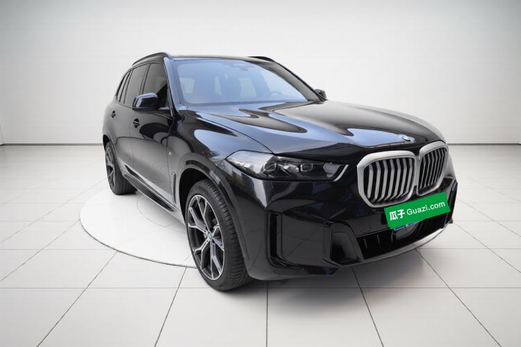 Used BMW X5 2025 Model, xDrive 30Li Prestige M Sport Night Package Front Right 45 Deg