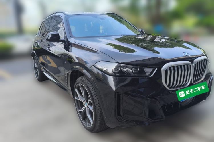 Used BMW X5 2025 Model, xDrive 30Li Prestige M Sport Night Package Front Right 45 Deg