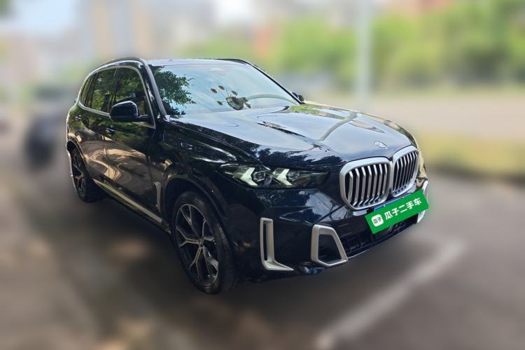 Used BMW X5 2025 Model, xDrive 30Li Prestige M Sport Night Package Front Right 45 Deg