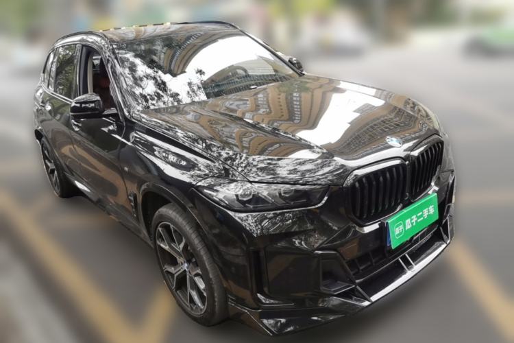 Used BMW X5 2025 Model, xDrive 30Li Prestige M Sport Night Package Front Right 45 Deg