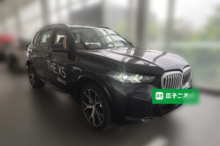 Used BMW X5 2025 Model, xDrive 30Li Prestige M Sport Night Package Front Right 45 Deg