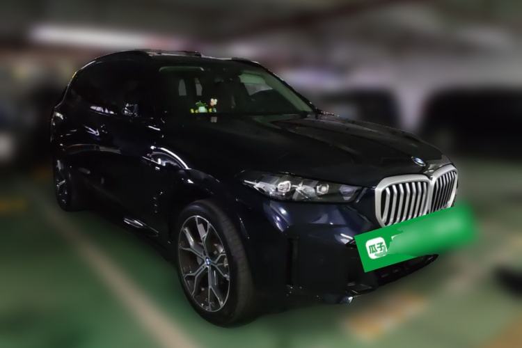 Used BMW X5 2025 Model, xDrive 30Li Prestige M Sport Night Package Front Right 45 Deg