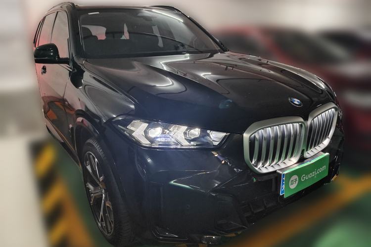 Used BMW X5 2025 Model, xDrive 30Li Prestige M Sport Night Package Front Right 45 Deg