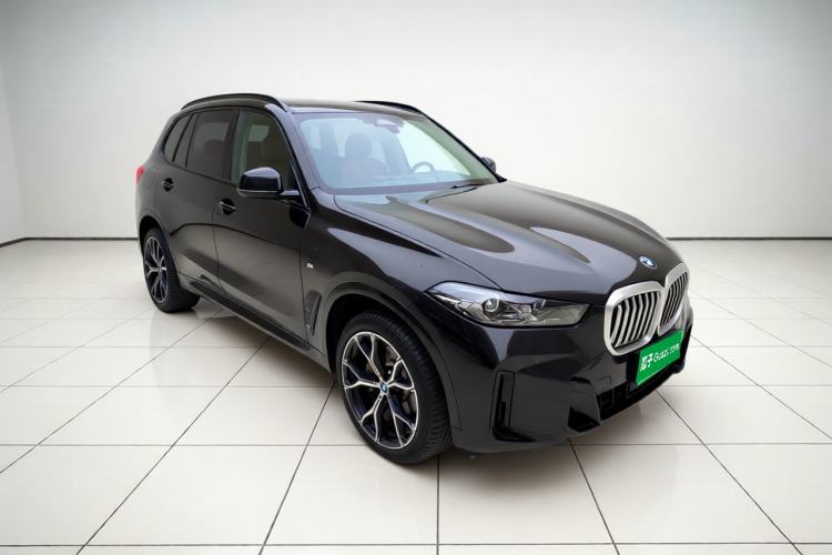 Used BMW X5 2025 Model, xDrive 30Li Prestige M Sport Night Package Front Right 45 Deg