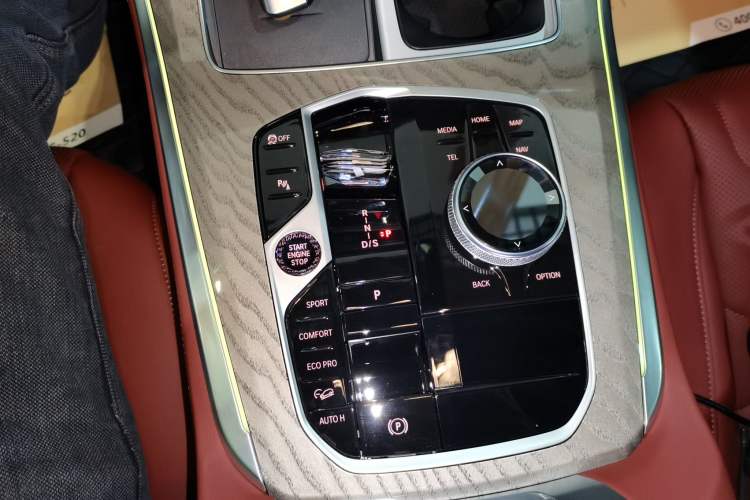 Used BMW X5 2025 Model, xDrive 40Li M Sport Night Package Gear Lever