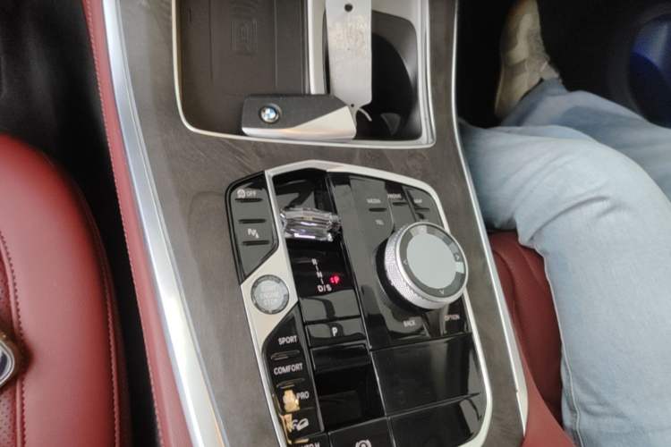 Used BMW X5 2025 Model, xDrive 30Li Prestige M Sport Night Package Gear Lever