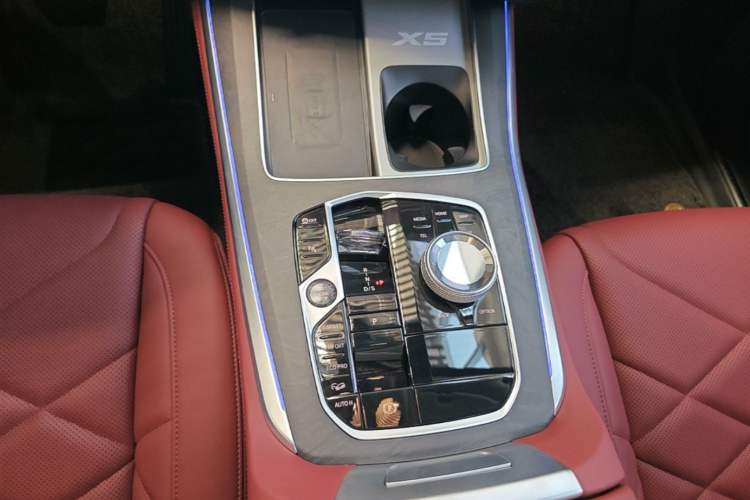 Used BMW X5 2025 Model, xDrive 30Li Prestige M Sport Night Package Gear Lever