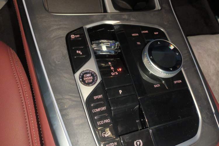 Used BMW X5 2025 Model, xDrive 30Li Prestige M Sport Night Package Gear Lever