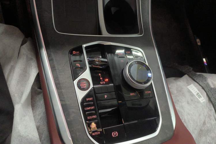 Used BMW X5 2025 Model, xDrive 30Li Prestige M Sport Night Package Gear Lever